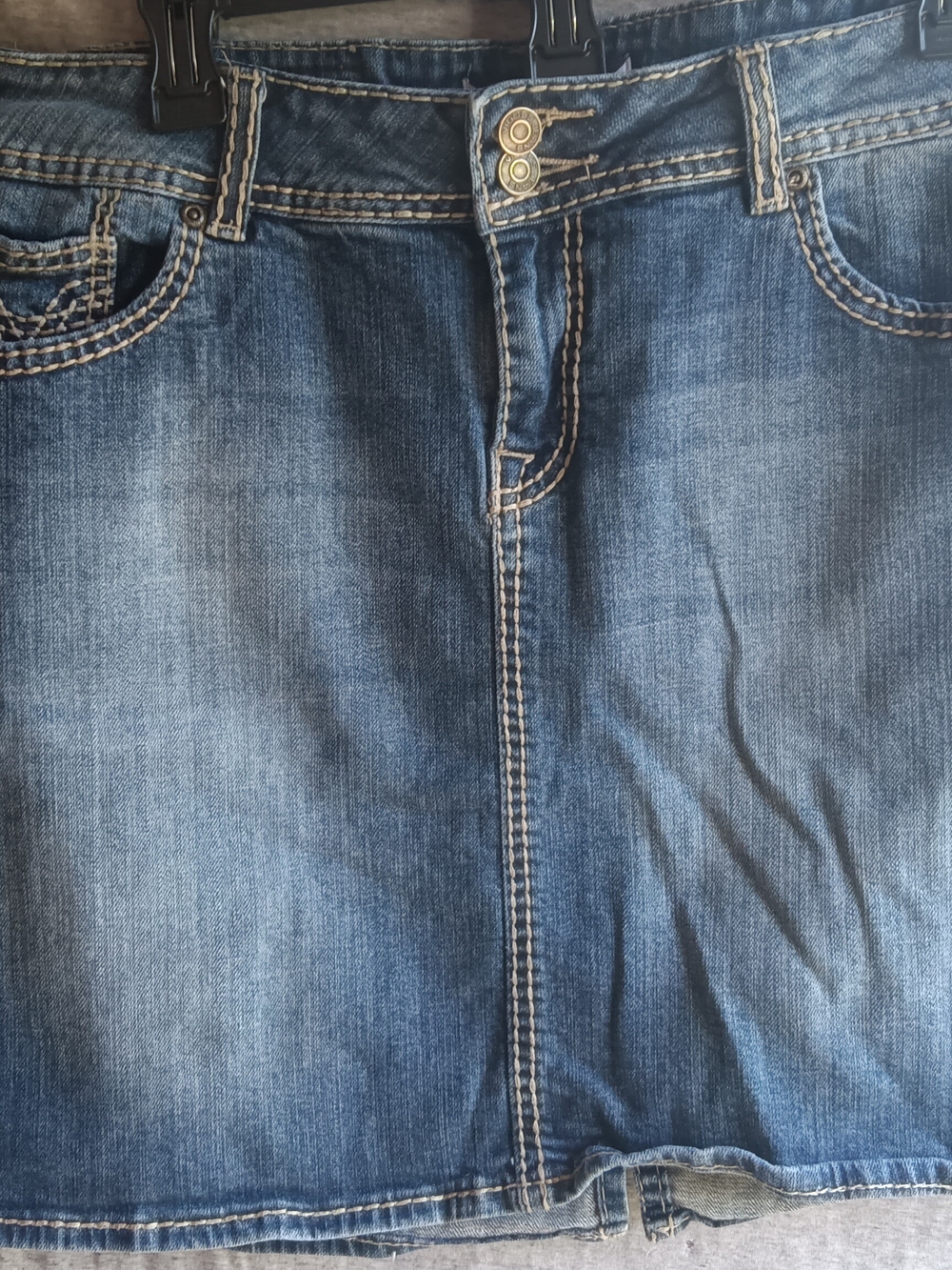 Vigoss Women’s Blue Solid Denim Mini Skirt Zip Closure Pockets Stretch Size 14